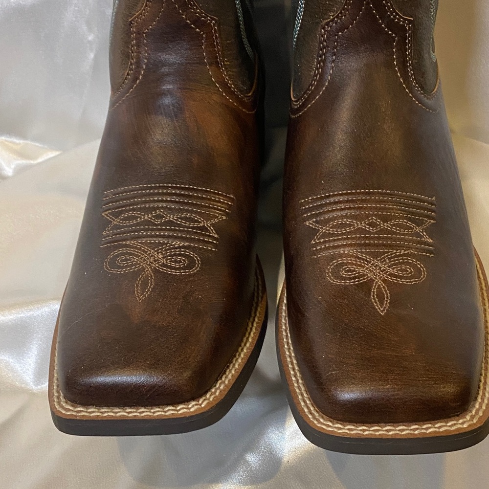 NWT Ariat Brown Western Boots - Picture 3 of 5
